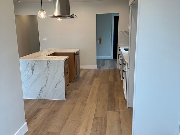 2nd image of 7718 S Denker Ave