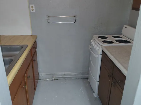 406 E Gilbert St APT 2, Muncie, IN 47305