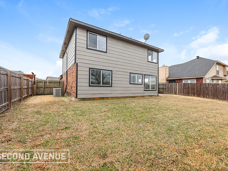 12931 Parker Ct — Photo 19