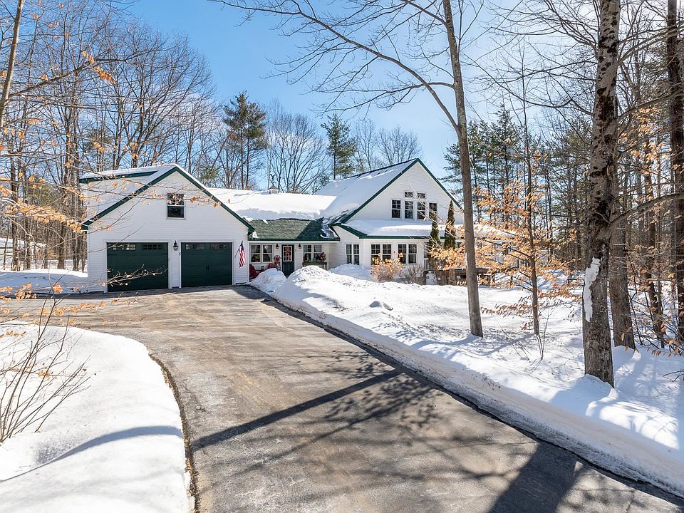 1st image of 8 Oak Knoll Road