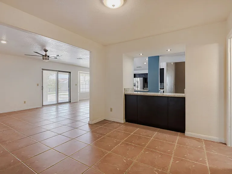 912 Portulaca Ct — Photo 8