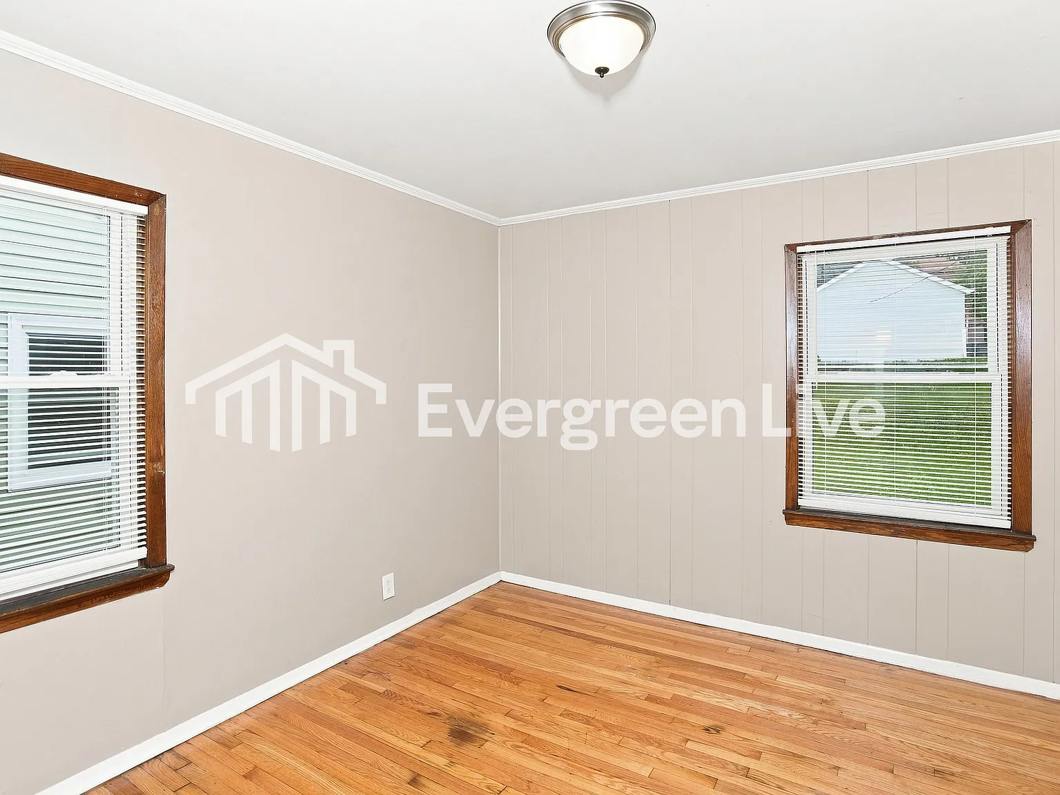 3 bed, 1.0 bath, 994 sqft, $1,545 — Photo 4