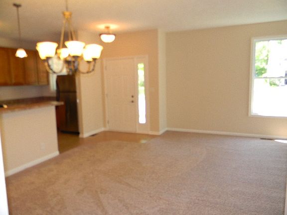 4th image of 5826 Meadowlark Ct
