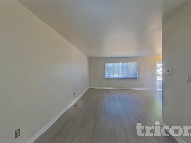 1338 Mears Dr — Photo 5