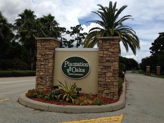 Plantation oak Entrance