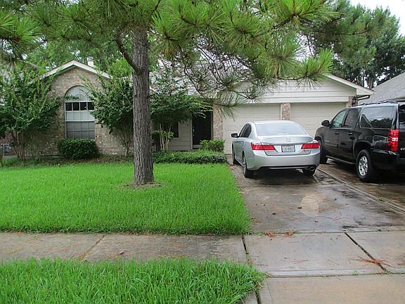 2nd image of 4915 Sentry Woods Ln
