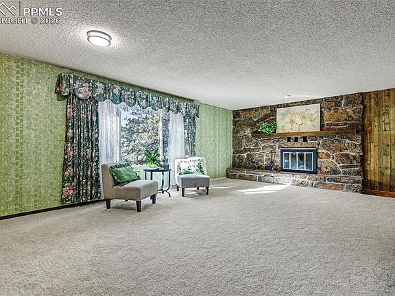 4th image of 1040 Tari Dr