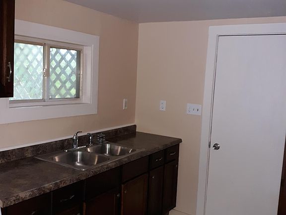5th image of 3009 Andrews St