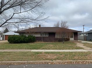 3318 Outer Dr, Hibbing, MN 55746