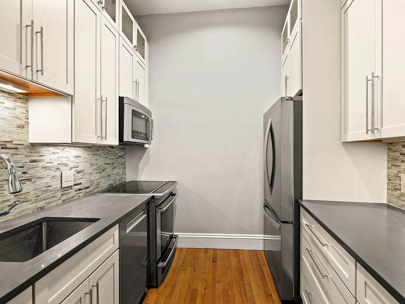 219 W Springfield St — Photo 3