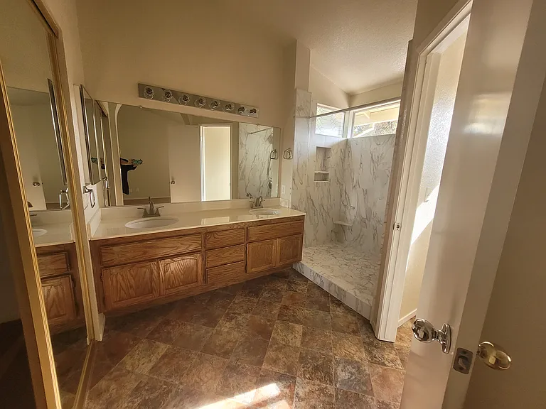3438 Parker St — Photo 7