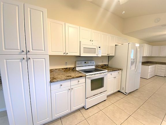 2nd image of 3766 39th Ave NE