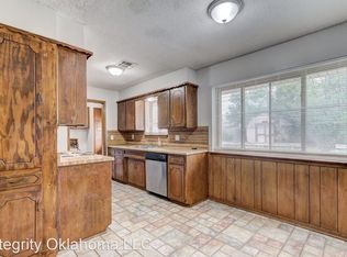 816 Briarlane Rd, Del City, OK 73115