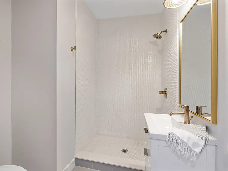 277 Webster St #3 — Photo 6
