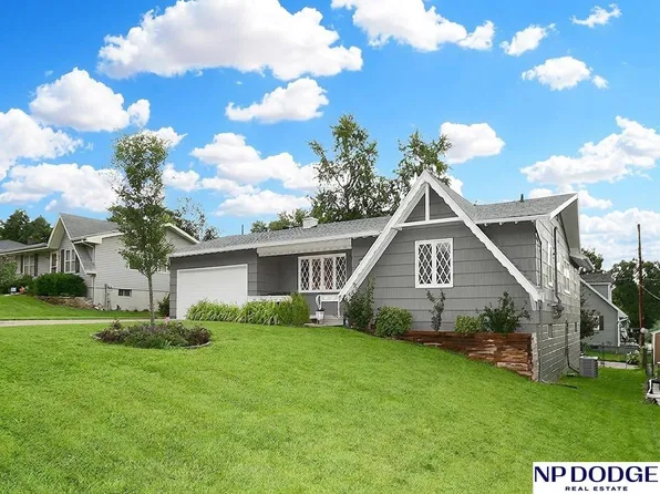 11114 Westover Rd, Omaha, NE 68154