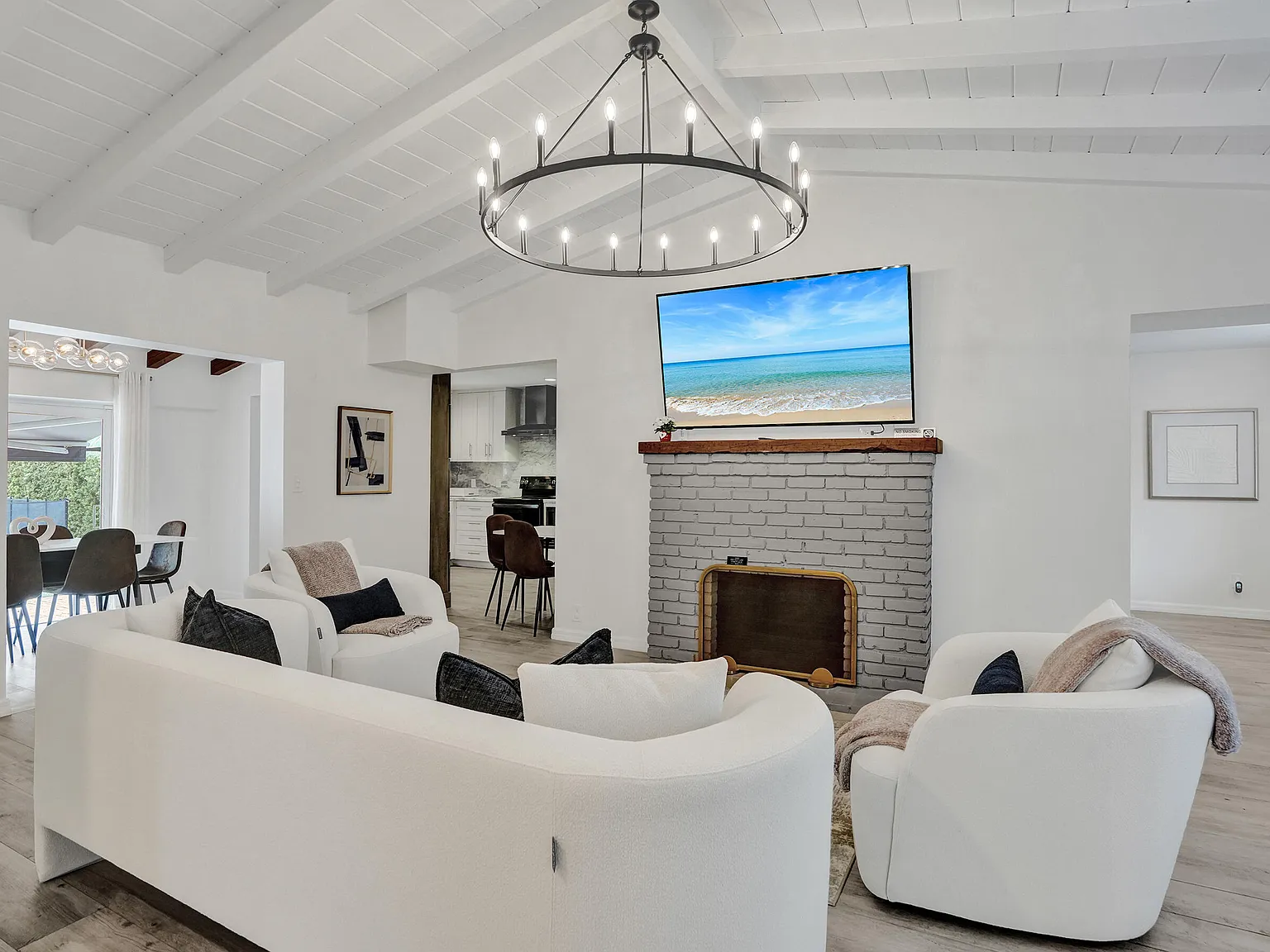 3 bed, 2.0 bath, 1893 sqft, $10,000 — Photo 2