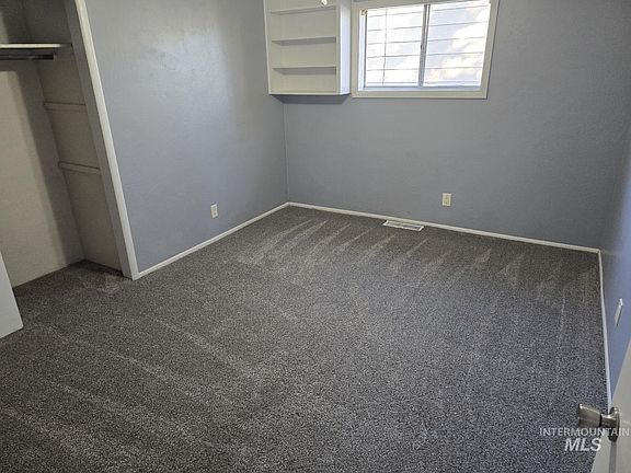 5th image of 401 10th Ave E