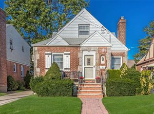 52 Union St, Valley Stream, NY 11580