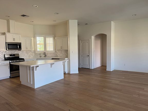 5th image of 3366 W 39th Ln