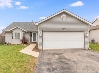 1807 Wake Island Dr, Joliet, IL 60435