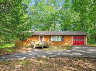 5117 Hickory Ln, East Stroudsburg, PA 18302