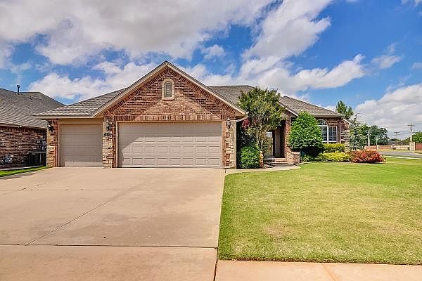 1st image of 2329 Kimball Dr