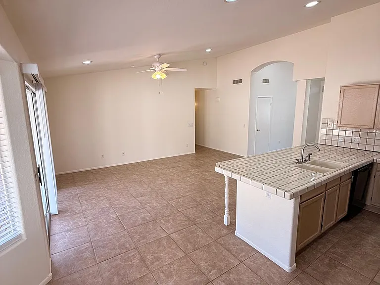 4556 E Charleston Ave — Photo 10