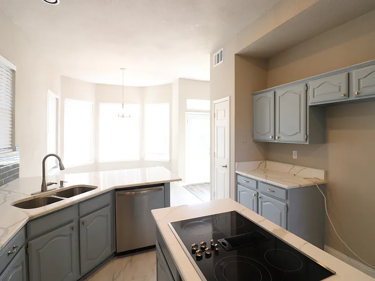 4606 Clay Dr — Photo 29