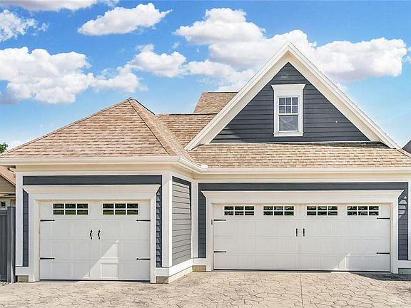 2nd image of 4798 Borges St