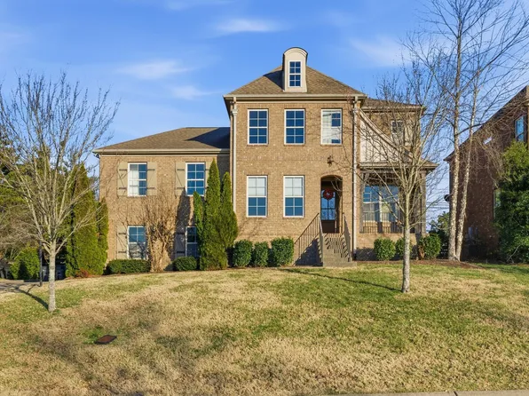 1007 Avery Trace Cir, Hendersonville, TN 37075