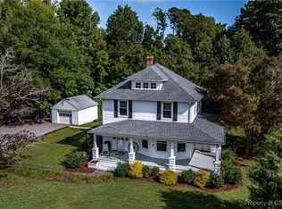 945 Waverly Ave, Kilmarnock, VA 22482