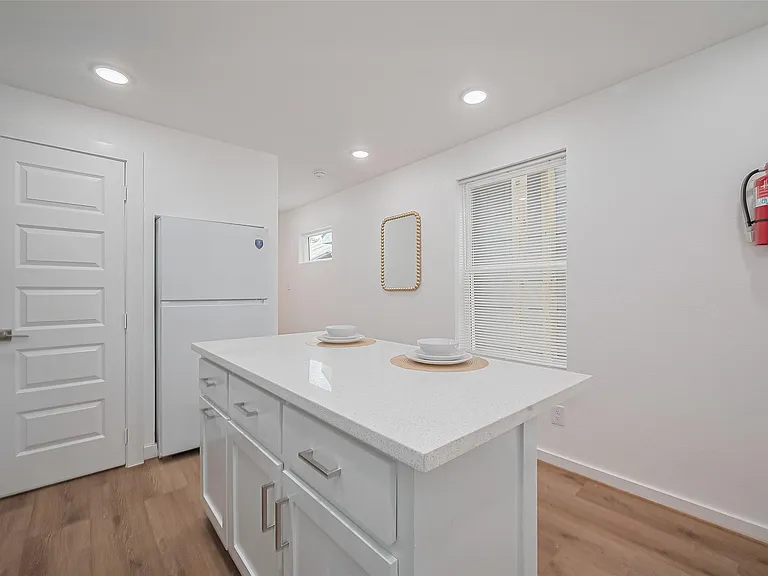 6725 Avenue K — Photo 11
