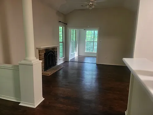 608 Squire Ln #H Photo 1