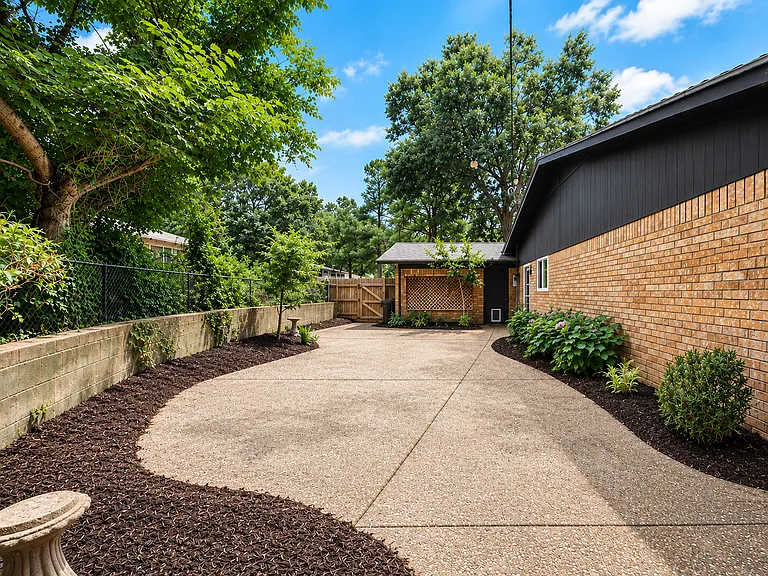 2243 N Hummingbird Ln — Photo 25