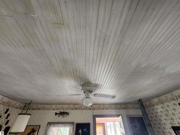 3rd image of 3873 Saginaw St