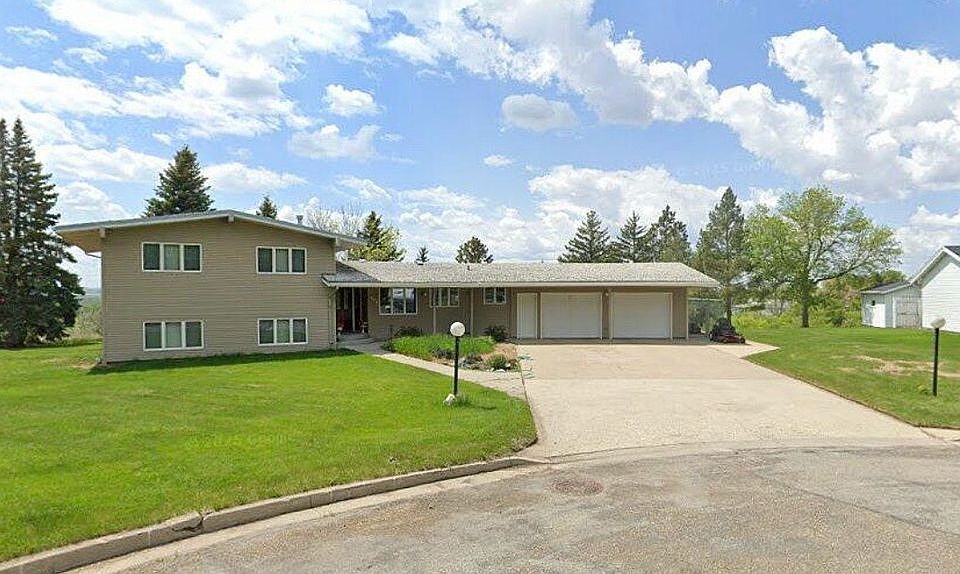 1st image of 225 Coulee Dr