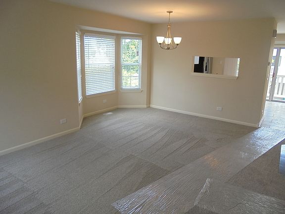 4th image of 1065 Manchester Cir