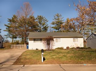 3 Warsen Ave, Wentzville, MO 63385