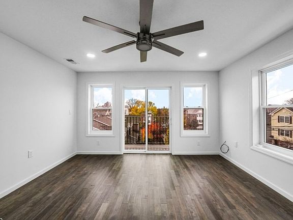 5th image of 613 S 18th St Floor 1