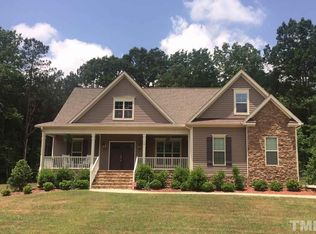 30 Banbury Dr, Zebulon, NC 27597