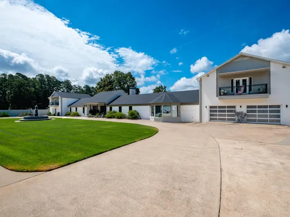 4 Robinwood Dr, Little Rock, AR 72227