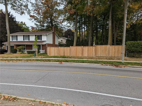 462 Hazel St, Waterloo, ON N2L 3N9