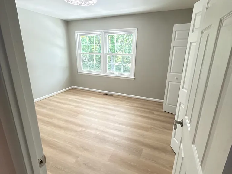 1260 Kenmore Dr — Photo 8