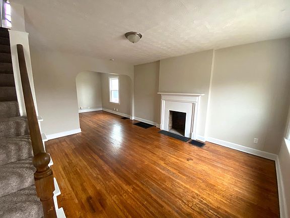 3rd image of 1328 Northwest Blvd