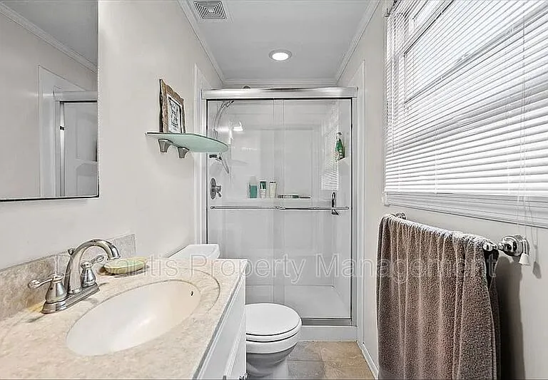 6101 Chatham Dr — Photo 19