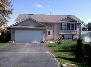 300 Pembroke Rd SW, Poplar Grove, IL 61065