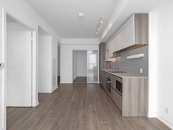 5th image of 898 Portage Pkwy #5607