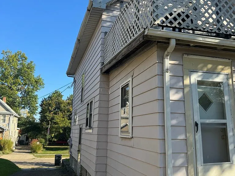 546 Baird St #A — Photo 8
