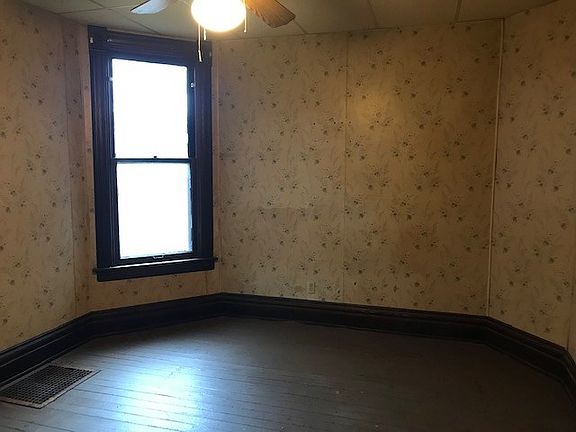 4th image of 370 Clay St