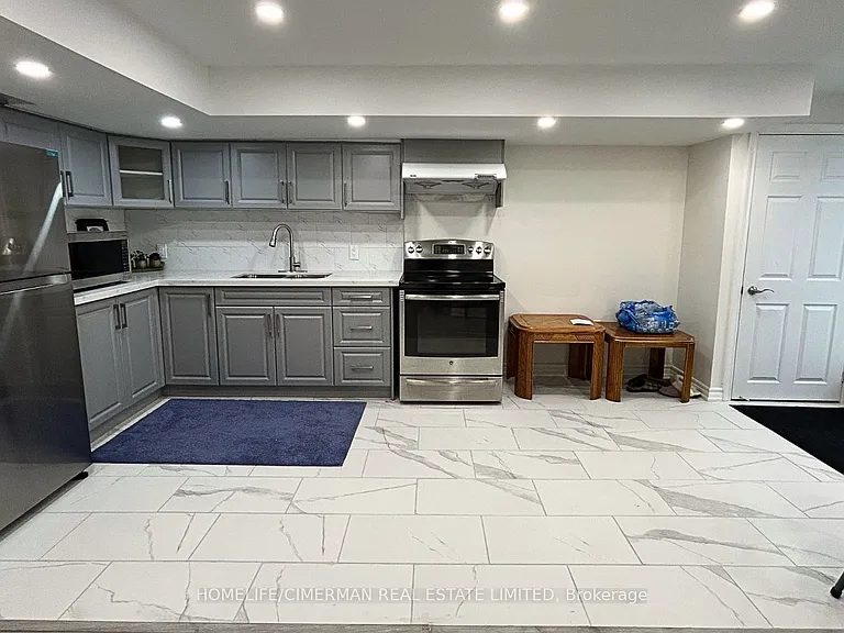 133 Sharavogue Ave #B — Photo 7